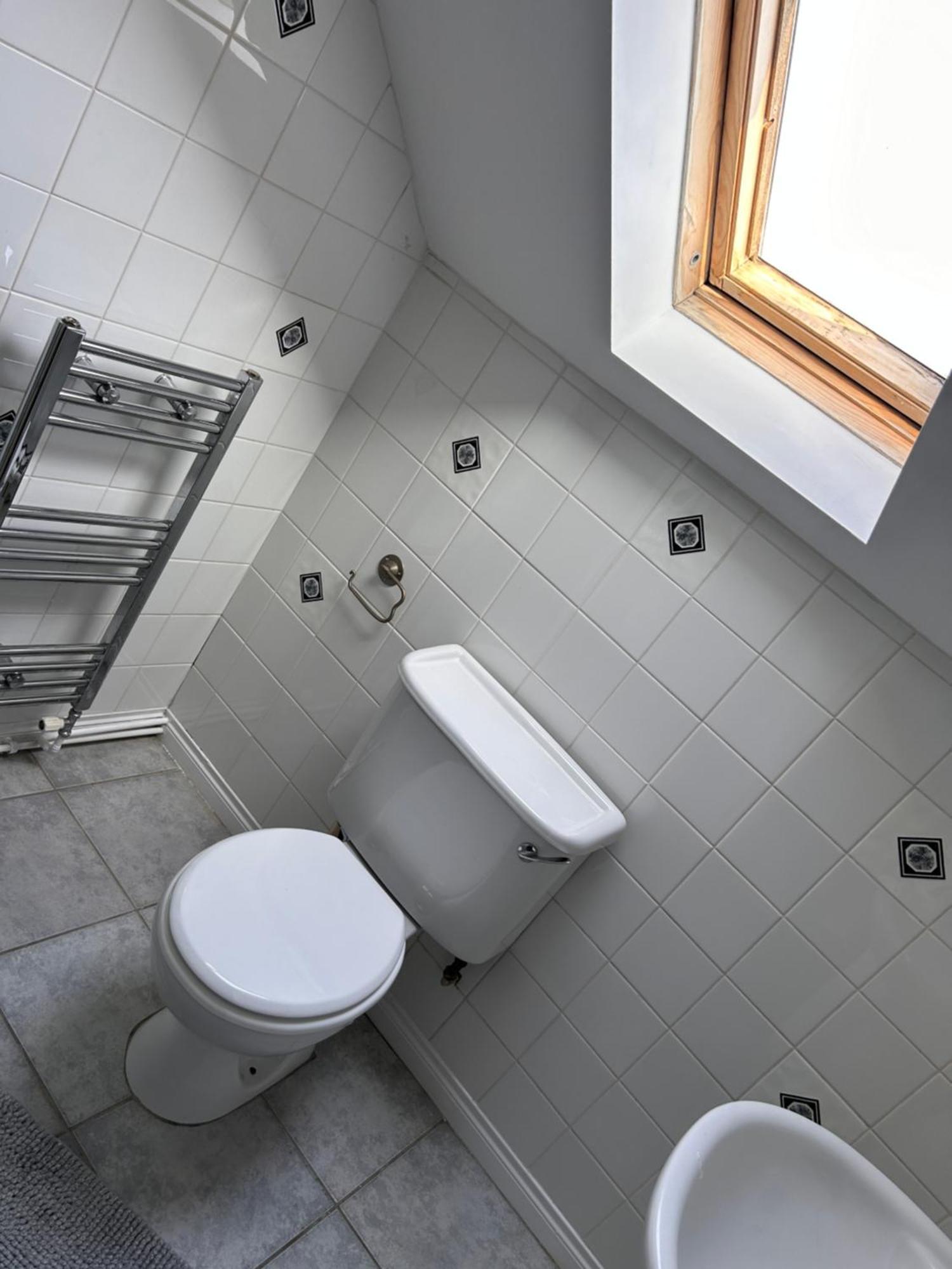 - Relax & Unwind In Our Skyline Retreat - 3 Bedroom With Parking Belfast